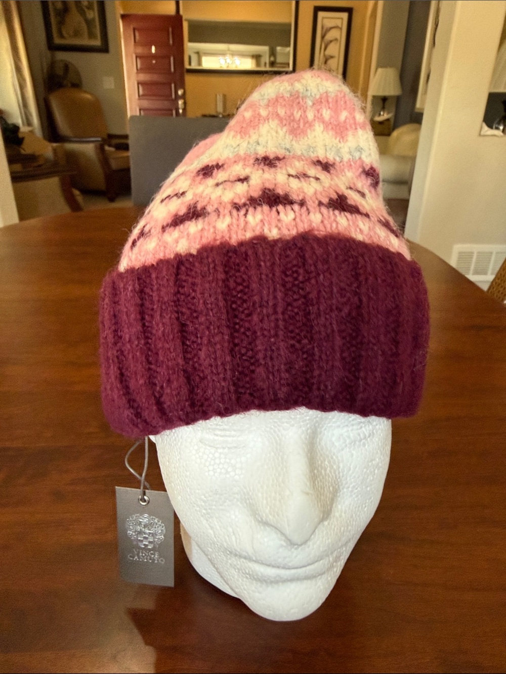 Vince Camuto women’s beanie brand new retails $32